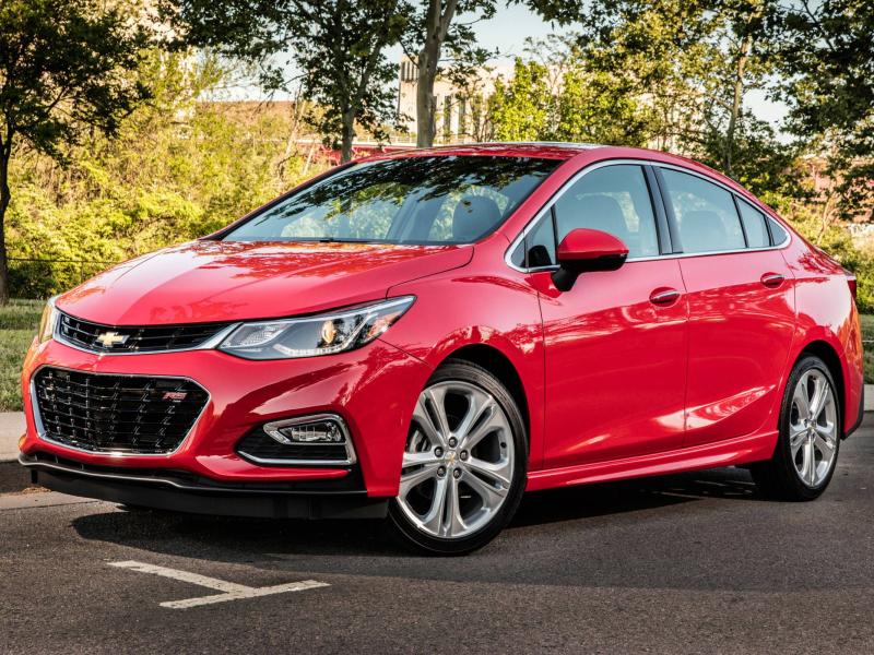 2016 Chevy Cruze Premier review: Rubbing shoulders in a crowded segment