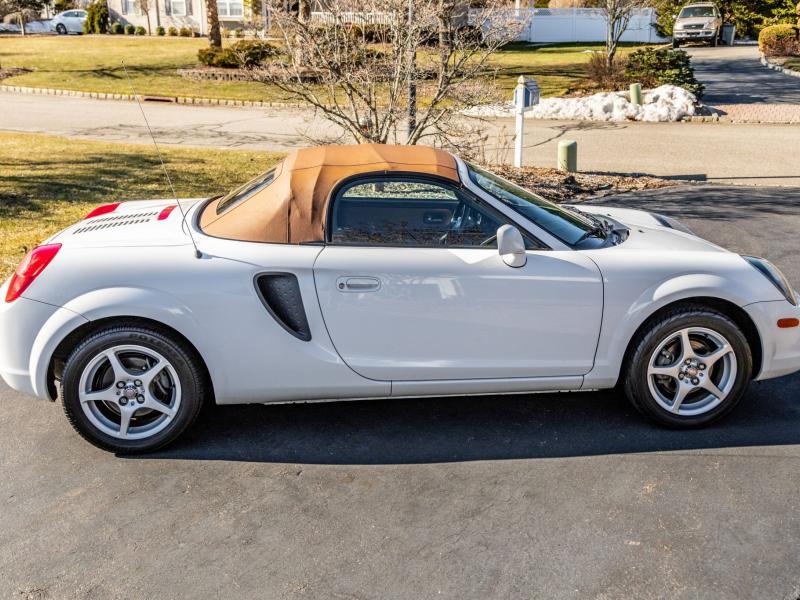 Spring-Ready 2001 Toyota MR2 Spyder Could Become a Thrill Partner for Just  $11K - autoevolution