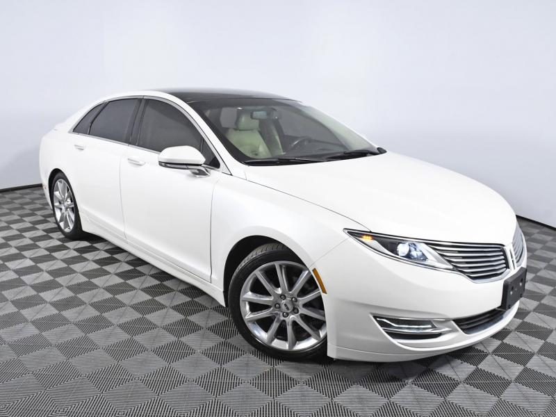 Pre-Owned 2015 Lincoln MKZ Hybrid FWD 4dr Car