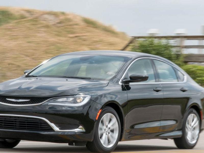 Test: 2016 Chrysler 200 V-6 FWD &#8211; Review &#8211; Car and Driver