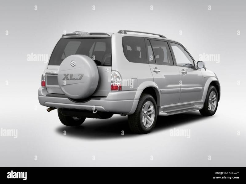 2006 Suzuki XL7 Premium in Silver - Rear angle view Stock Photo - Alamy