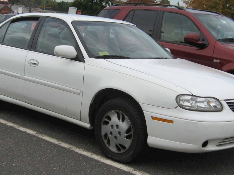 1999 Chevrolet Malibu Base - Sedan 2.4L auto