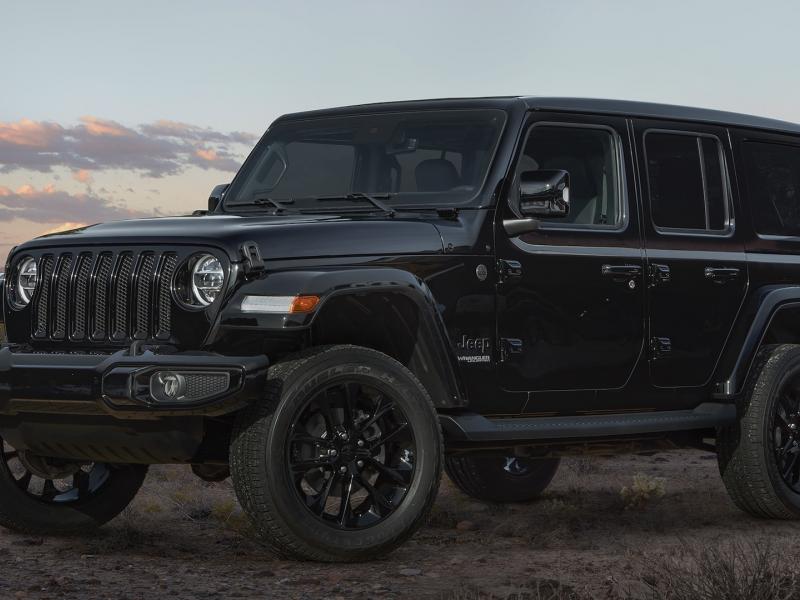 2021 Jeep Wrangler Gets More Features as New Ford Bronco Looms