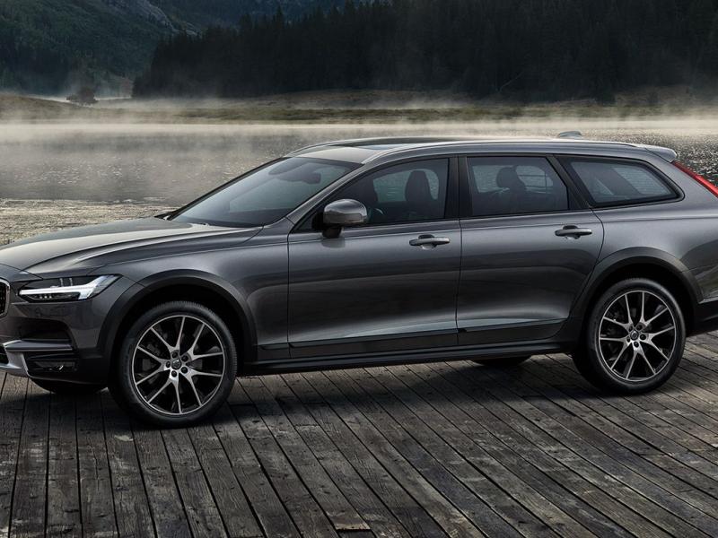 2017 Volvo V90 Cross Country Photos and Info &#8211; News &#8211; Car and  Driver