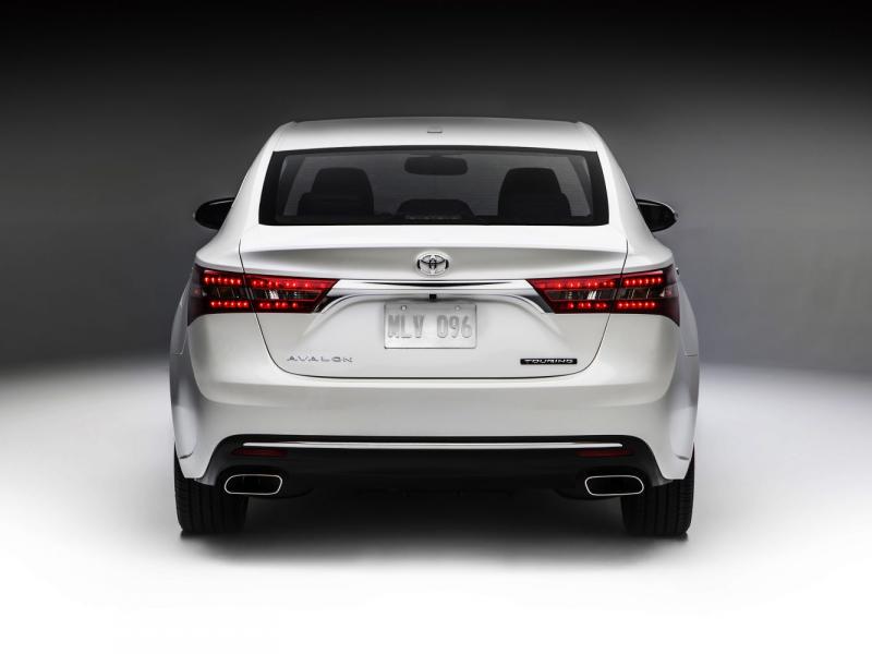 2016 Toyota Avalon: Hushed and Plush, it's the Premium Midsized With a  Sporty Attitude and Plenty of Power - Toyota USA Newsroom