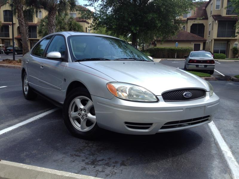 File:Silver 2004 Ford Taurus SES.jpg - Wikimedia Commons
