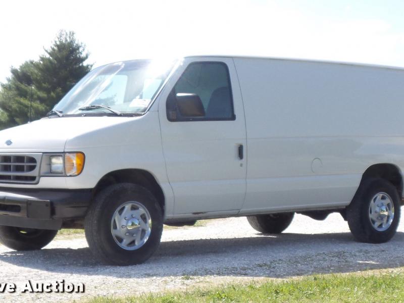 2002 Ford Econoline E250 Extended van in Moscow Mills, MO | Item DC7294  sold | Purple Wave