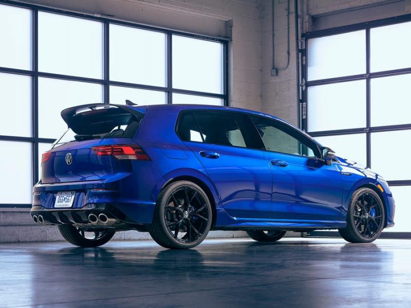 20th Anniversary VW Golf R Has Manual Transmission Option in North America  - CNET
