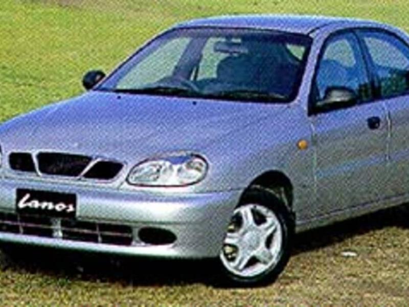 1999 DAEWOO LANOS SE - Drive