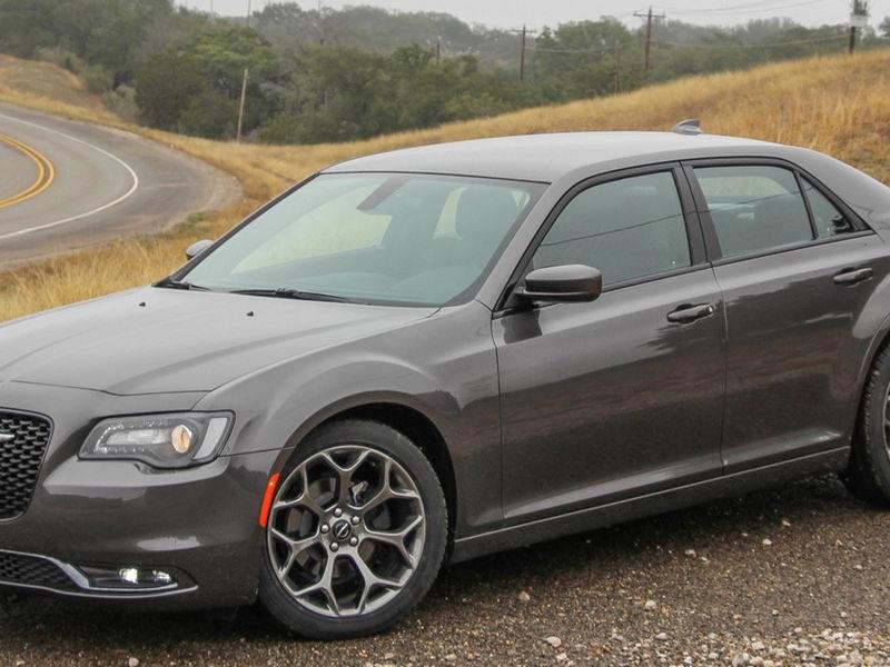 2015 Chrysler 300 V-6 RWD/AWD First Drive &#194;&#172;&#8211; Review  &#8211; Car and Driver