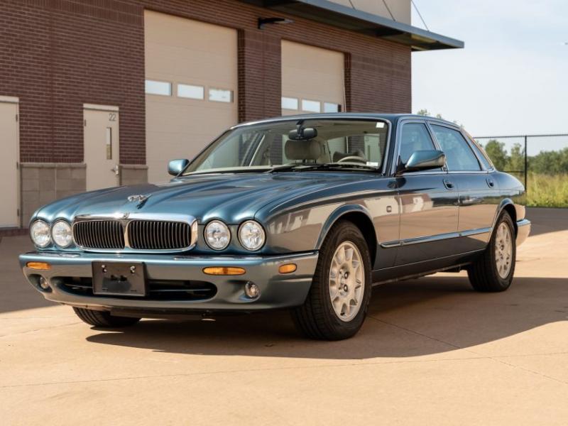 No Reserve: 24k-Mile 1998 Jaguar XJ8 for sale on BaT Auctions - sold for  $12,500 on October 15, 2021 (Lot #57,396) | Bring a Trailer