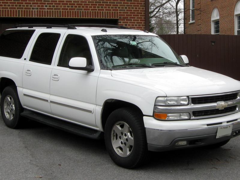 File:2000-2006 Chevrolet Suburban -- 03-16-2012 2.JPG - Wikimedia Commons