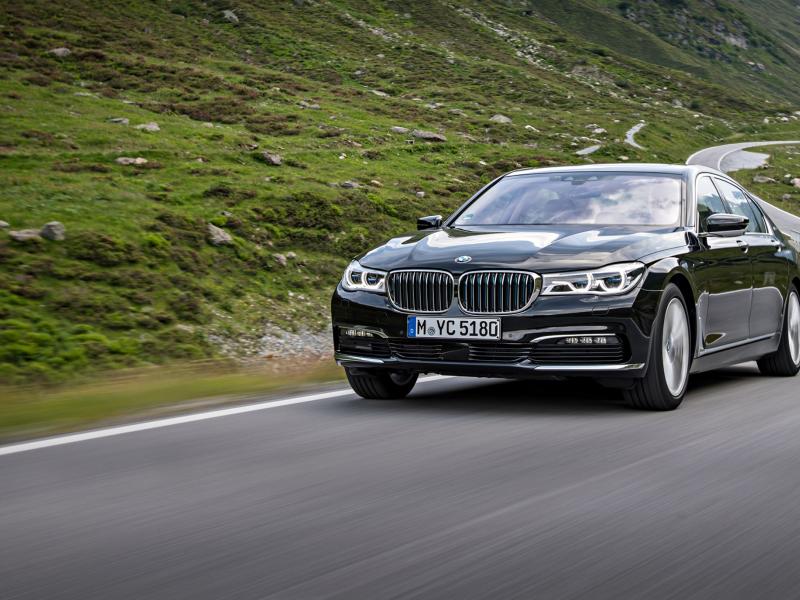 2019 BMW 7-Series Review, Pricing, and Specs