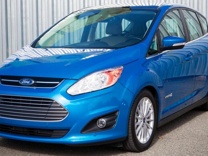 2013 Ford C-Max Hybrid review: Ford's Prius-beater boasts better handling,  power - CNET