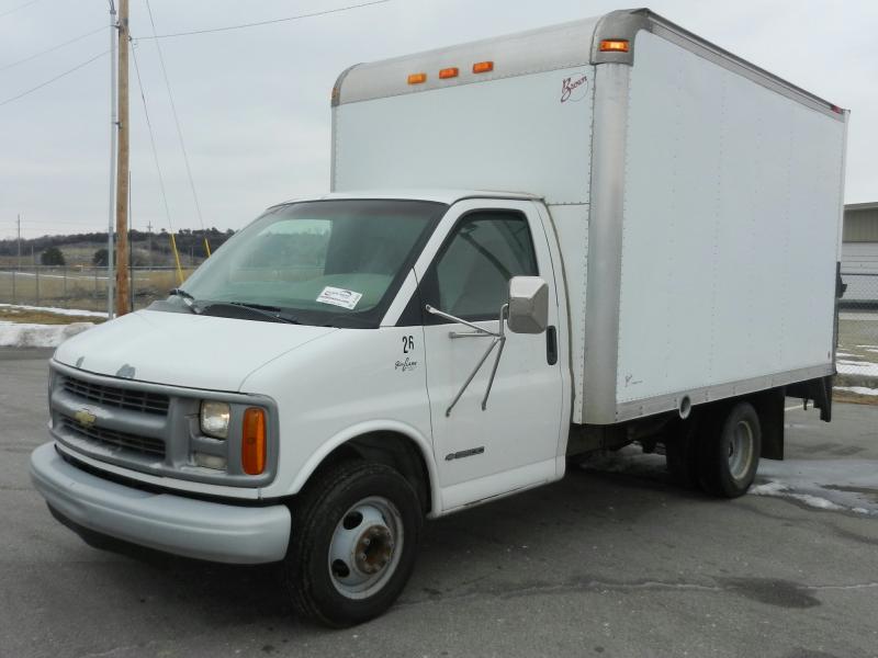1999 Chevrolet Express 3500 Cargo box truck in Junction City, KS | Item  A3952 sold | Purple Wave