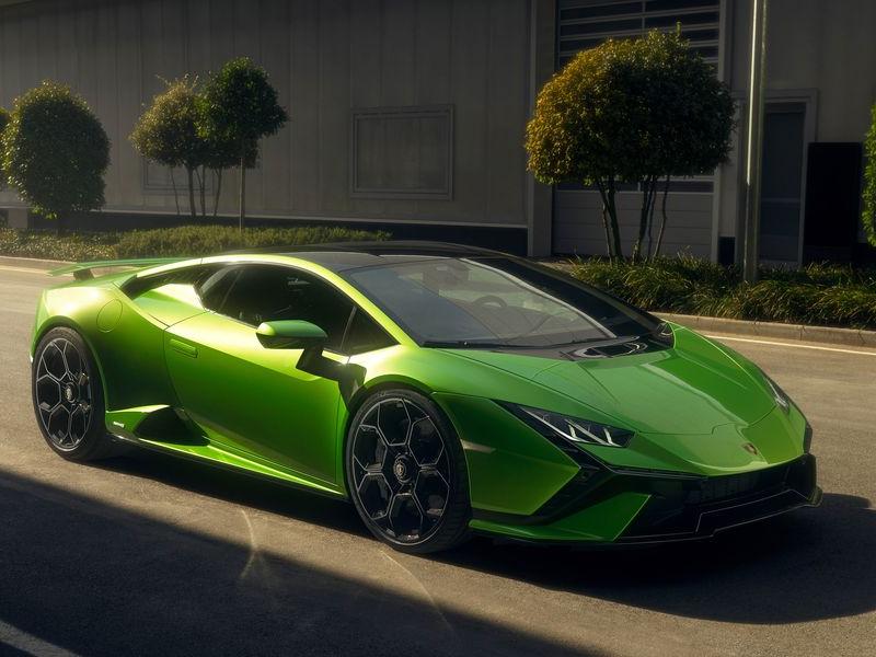 2022 Lamborghini Huracán Review, Pricing, and Specs