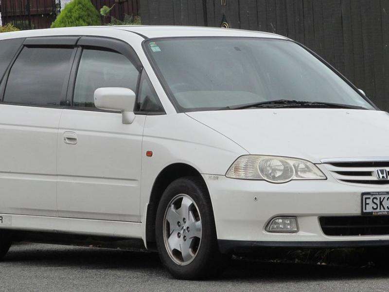 File:2000 Honda Odyssey (Japan).jpg - Wikimedia Commons