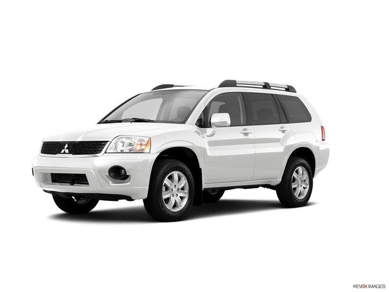 2011 Mitsubishi Endeavor Research, Photos, Specs and Expertise | CarMax