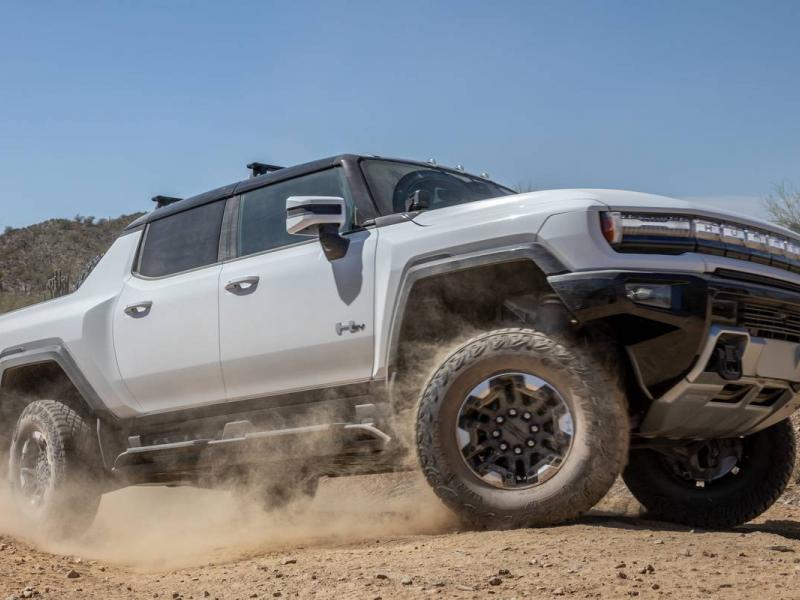 2023 GMC Hummer EV Pickup: 7 Things We Like and 3 We Don't | Cars.com