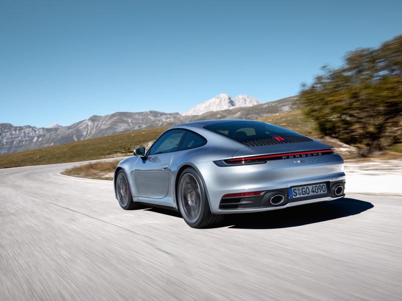 2020 Porsche 911 Carrera Downplays Its Performance Evolution
