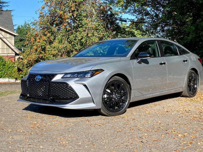 Test drive: 2022 Toyota Avalon Hybrid exits in 43-mpg goodness