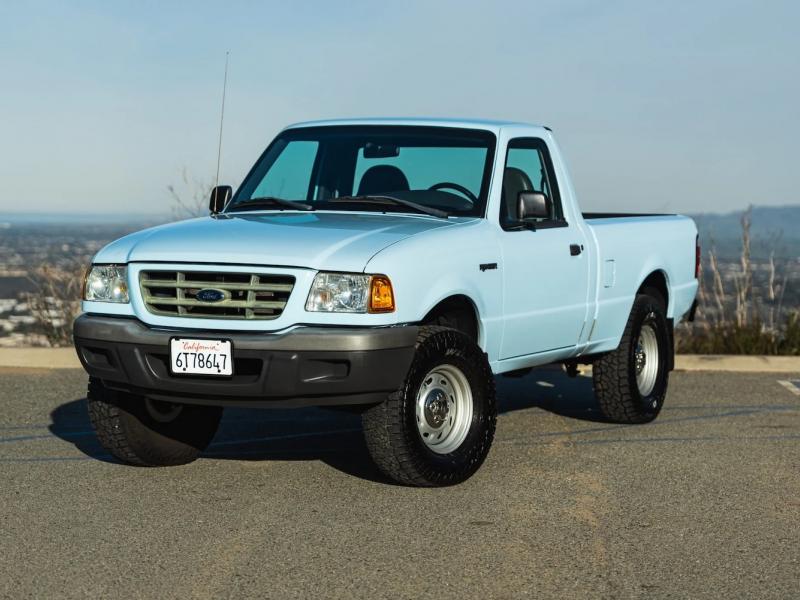 Truck Fans Should Bid On This Lifted 2001 Ford Ranger