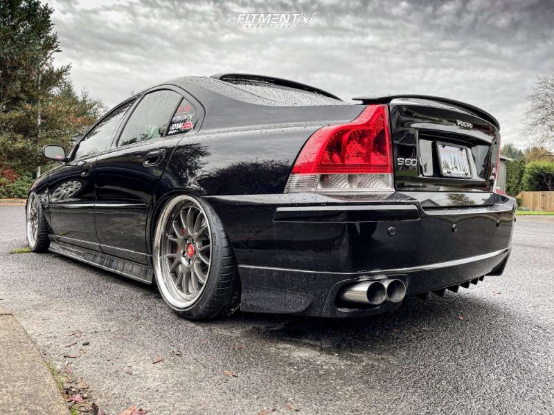 2006 Volvo S60 R with 19x8.5 Work Vs-tx and Michelin 225x35 on Air  Suspension | 1962903 | Fitment Industries