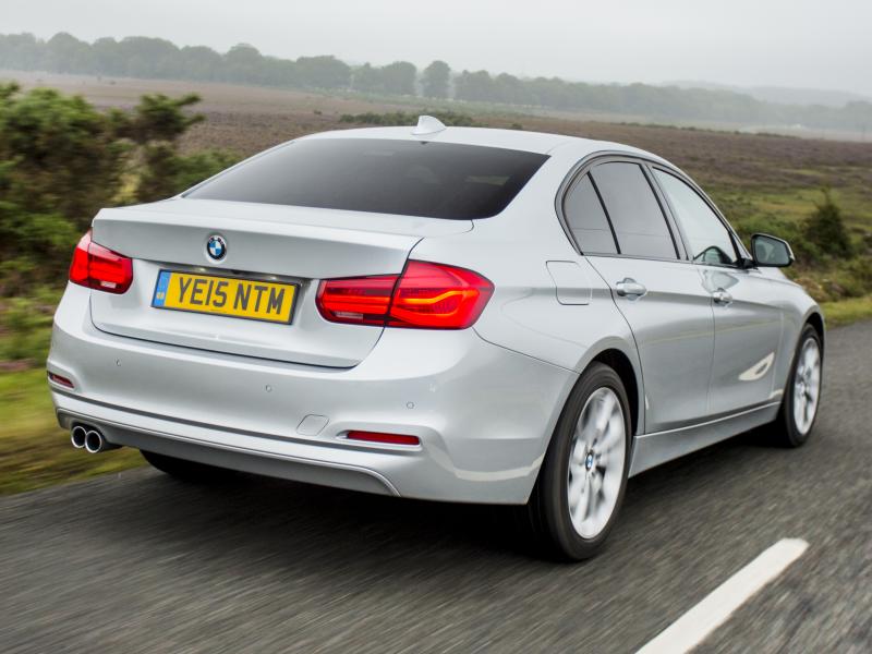 First drive: the three-cylinder BMW 318i saloon Reviews 2023 | Top Gear