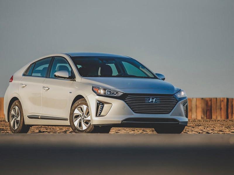 2019 Hyundai Ioniq Hybrid review: No-frills efficiency - CNET