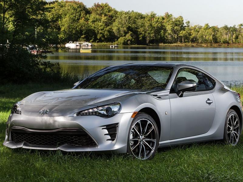 Scion Is Dead: 2017 Toyota 86 Manual Tested!