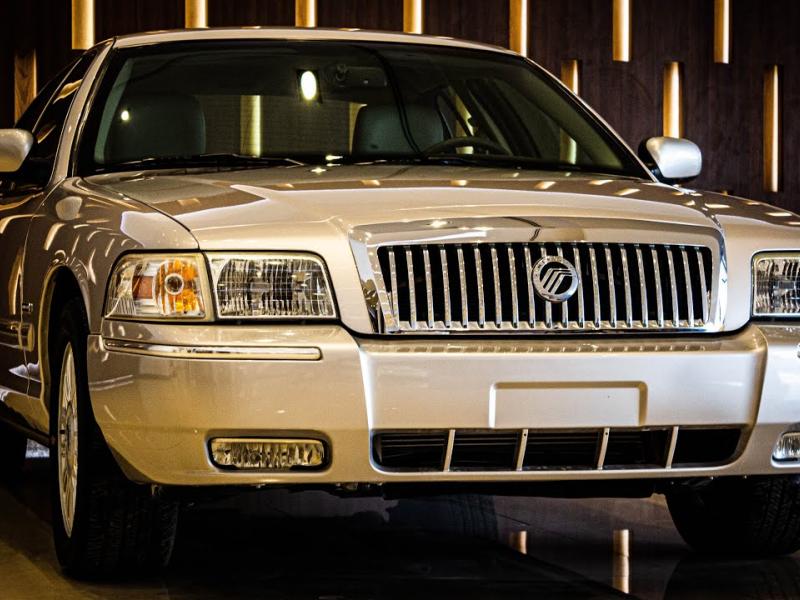 2011 Mercury Grand Marquis LS Ultimate Edition (GCC-Spec) in Kuwait -  YouTube