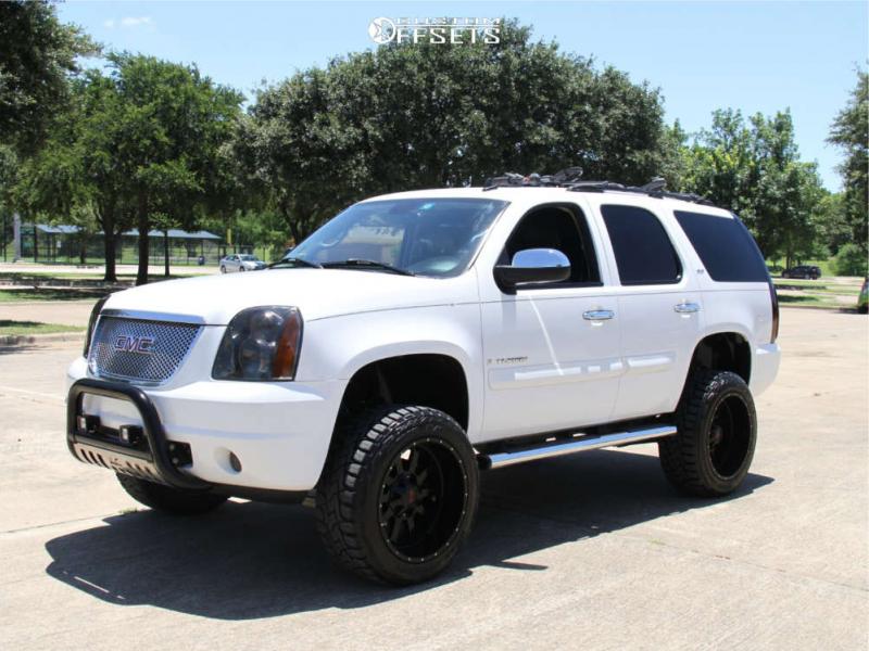 2008 GMC Yukon with 22x12 -44 DFD N/a and 35/12.5R22 Toyo Tires Open  Country R/T and Suspension Lift 6" | Custom Offsets