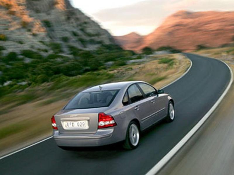 2004 Volvo S40 First Drive