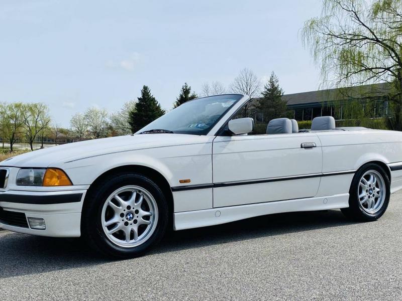 1999 BMW 323i Convertible auction - Cars & Bids