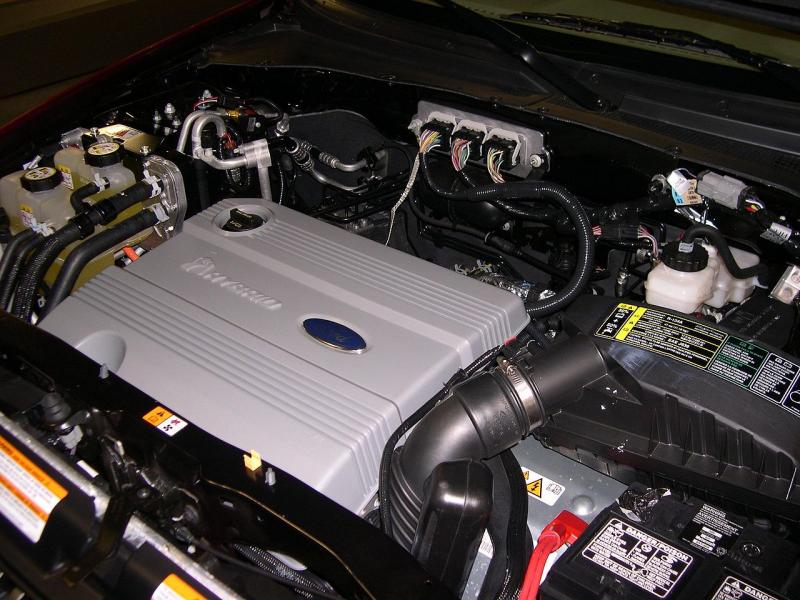 File:2006 Mercury Mariner Hybrid engine.jpg - Wikimedia Commons