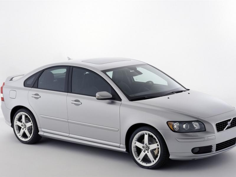 Volvo Announces Pricing for the all-new 2005 S40 - Volvo Car USA Newsroom