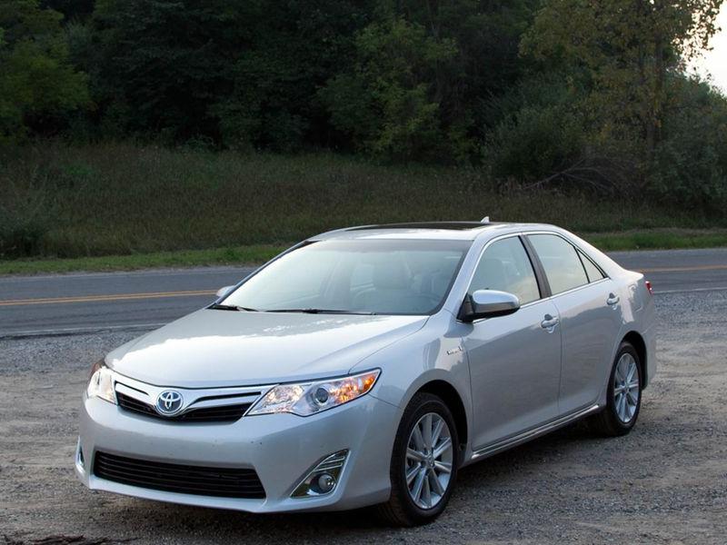2012 Toyota Camry Hybrid Test &#8211; Review &#8211; Car and Driver