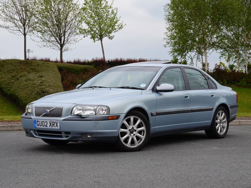 File:Volvo S80 2.4T 2002 Blue, front.jpg - Wikimedia Commons