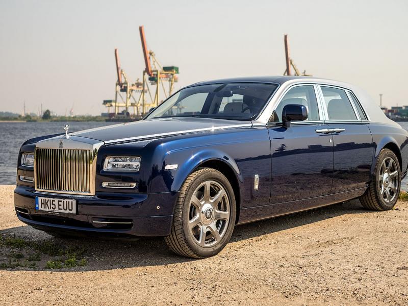 File:Rolls Royce Phantom 2015 (22719825307).jpg - Wikimedia Commons
