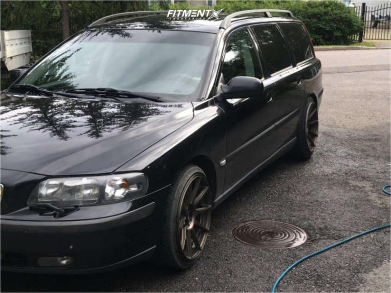 2002 Volvo V70 T5 with 18x8.5 Japan Racing Jr11 and Linglong 225x35 on  Stock Suspension | 1207670 | Fitment Industries