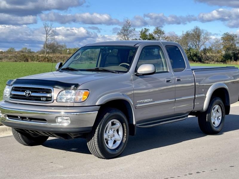 No Reserve: 23k-Mile 2001 Toyota Tundra Limited 4x4 for sale on BaT  Auctions - sold for $34,750 on November 3, 2021 (Lot #58,786) | Bring a  Trailer