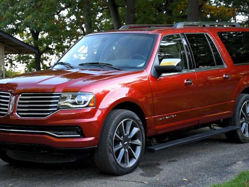 2016 Lincoln Navigator L Review: Curbed with Craig Cole - AutoGuide.com